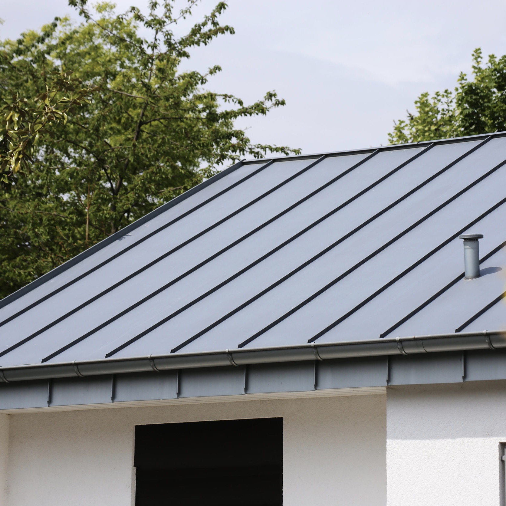 metal roof installation
